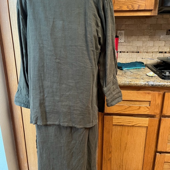 Green Field 2 Piece Set w/ dress - Picture 8 of 8